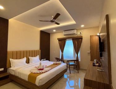 Deluxe Double Room (2 Adults + 1 Child)