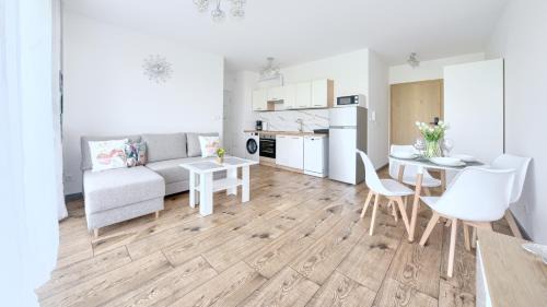One-Bedroom Apartment with Balcony