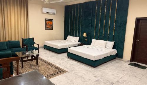 Deluxe Family Suite