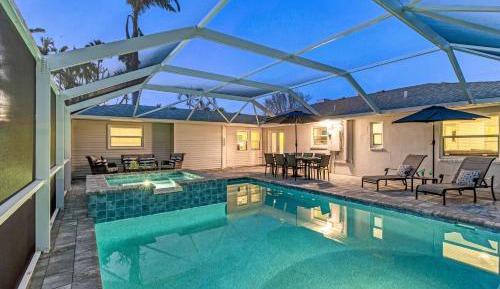 Three-Bedroom Holiday Home 