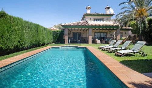Villa with Garden View
