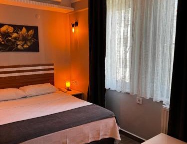 Deluxe Double Room with Side Sea View
