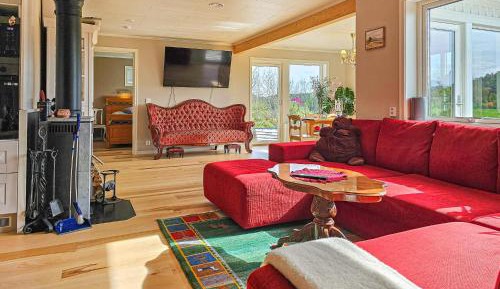 Two-Bedroom Holiday Home