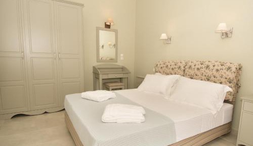 Deluxe Holiday Home with Spa Bath 