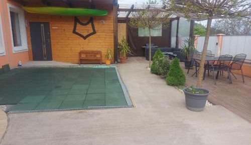Bungalow