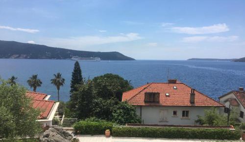 Two-Bedroom Apartment with Bay View