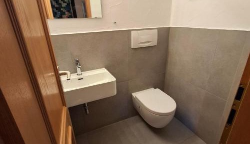 Apartment with Shower