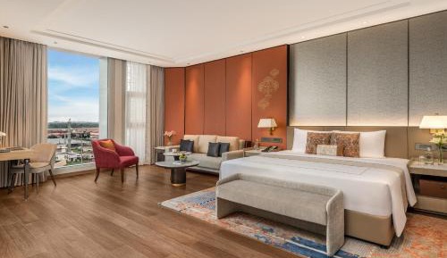 Executive Suite Airport View