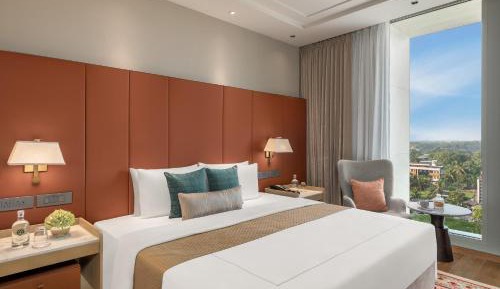 Luxury Room City View King Bed