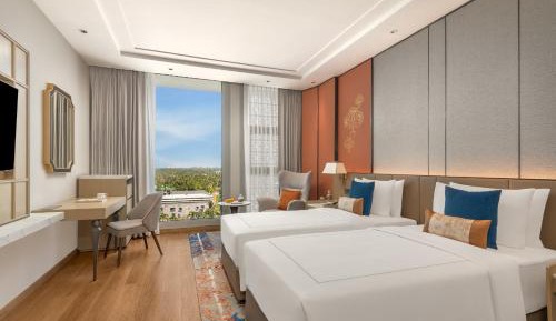 Luxury Room City View Twin Bed