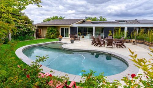 Five-Bedroom Holiday Home