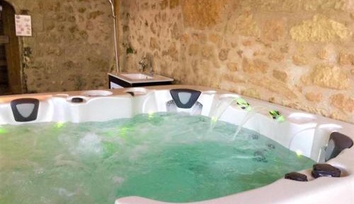 Holiday Home (10 Adults)