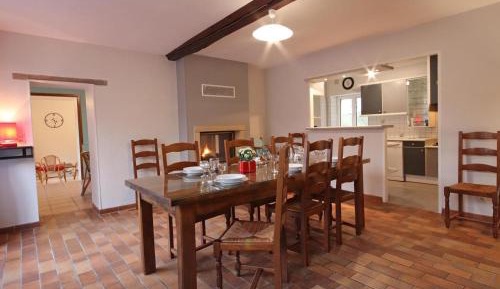 Holiday Home (12 Adults)