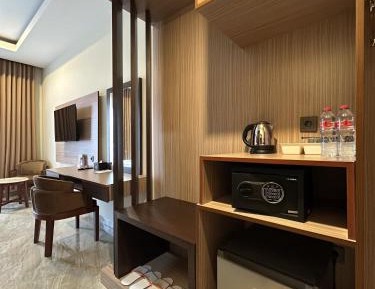 Royal Deluxe King Room