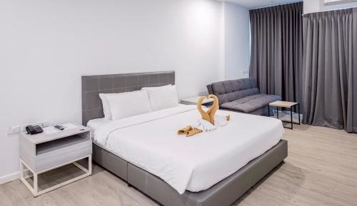 Deluxe King Room