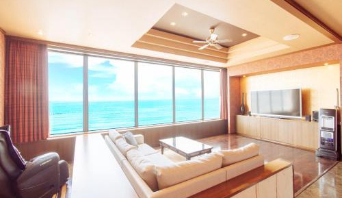 King Suite with Ocean View - Smoking