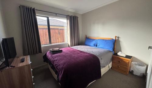 Standard Queen Room