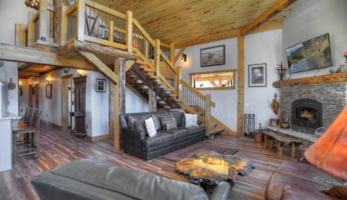 Three-Bedroom Holiday Home 