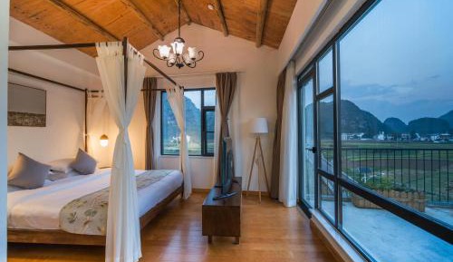 Queen Room with Garden View