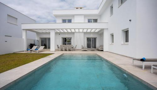 Villa with Garden View