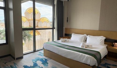 Premier View Room