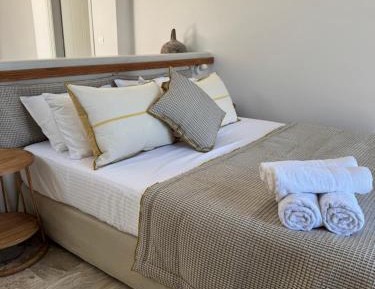 Two-Bedroom Suite with Sea Caldera Volcano View