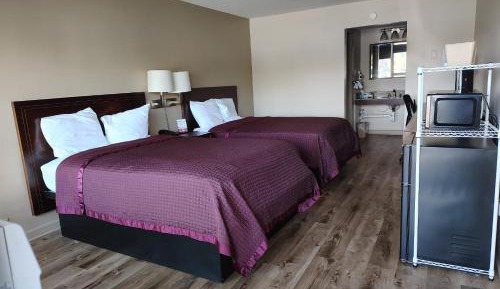 Deluxe Double Room (2 Adults + 1 Child)