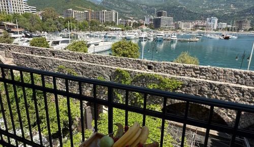 Two-Bedroom Apartment with Balcony and Sea View