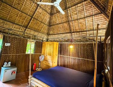 Deluxe Bungalows with River View (Riverfront)