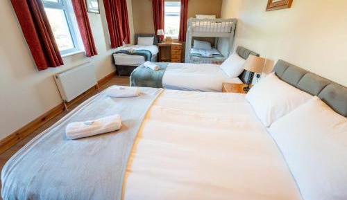 Family Room with Sea View