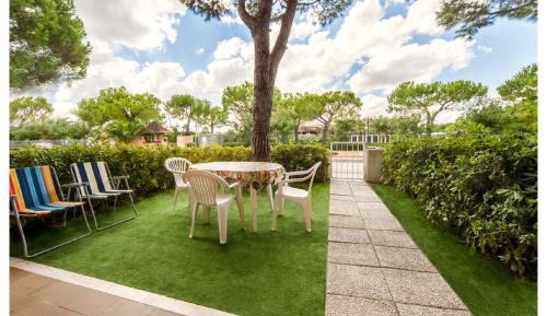 Two-Bedroom Apartment with Garden View