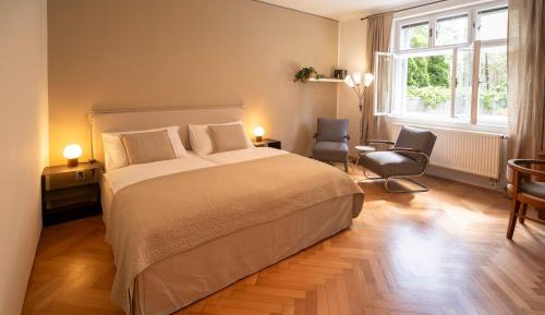One-Bedroom Apartment with Terrace