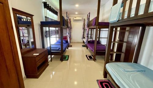 Bed in 10-Bed Mixed Dormitory Room
