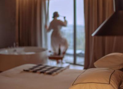 Suite with Jacuzzi and Mountain View
