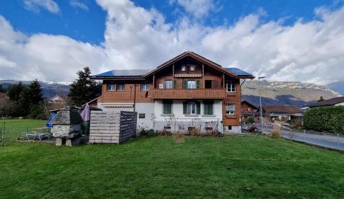 Apartment with Mountain View