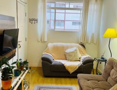 Deluxe One-Bedroom Apartment