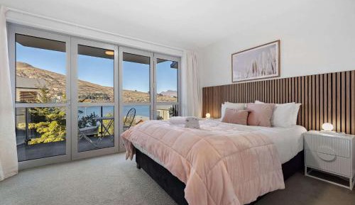 Two-Bedroom Apartment with Lake View