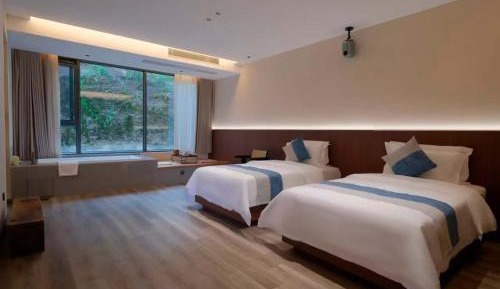 Twin Room with View