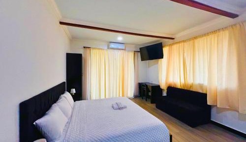 Deluxe Queen Room
