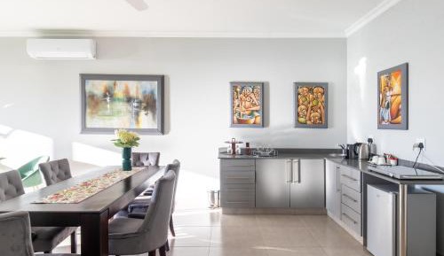 Deluxe One-Bedroom Apartment with Ocean View