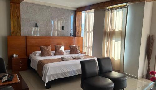 Deluxe King Suite