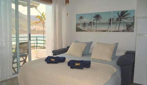 Apartment with Pool View 