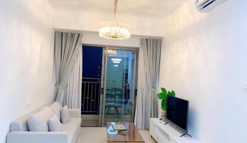 One-Bedroom Apartment with Balcony