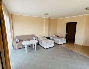 One-Bedroom Apartment (2 extra beds in living room)