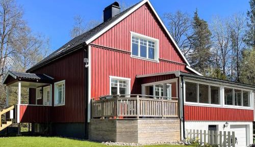 Five-Bedroom Holiday Home
