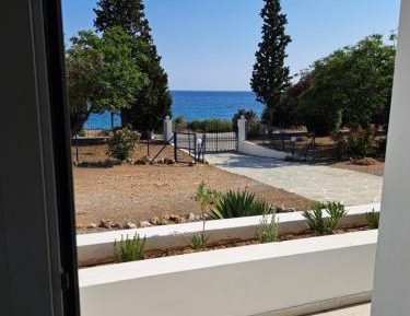 One-Bedroom Apartment with Sea View and Balcony