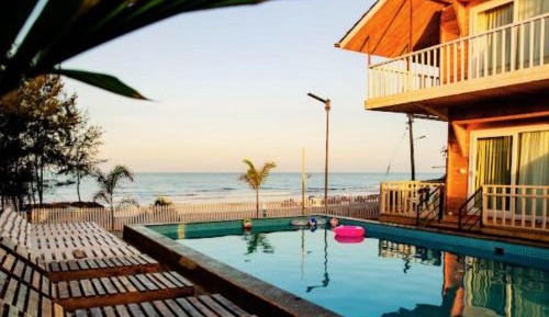 Wooden Cottage Pool View