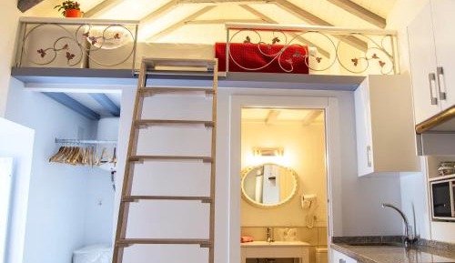 Studio Apartment Gris