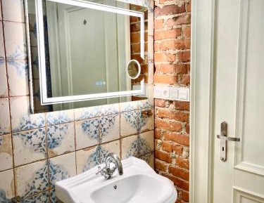 Small Single Room