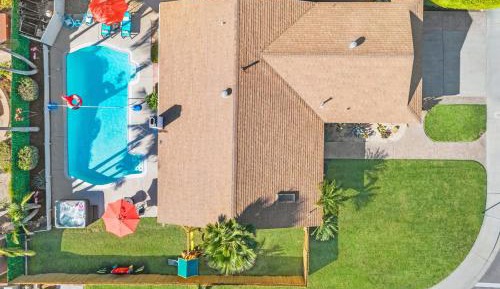 Three-Bedroom Holiday Home 